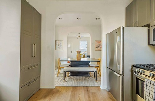 Chestnut House | The Hideout - 2BR East Austin Home & Backyard