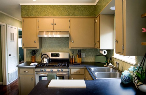 North Loop House | The Juniper - Renovated, Cozy North Loop Home w/Hot Tub