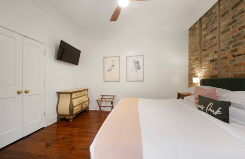Treme Hotel | The King Oliver Guest House