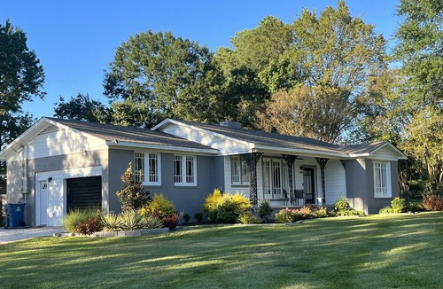 Jonesville House | “The Koop” A relaxing retreat within reach