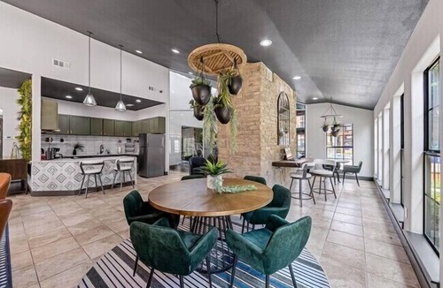 North Arlington Apartment | The Landry 326 | Spacious and Cozy 2 Bedroom 2bth