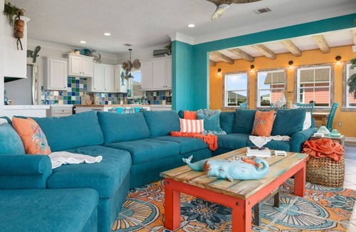 Crystal Beach House | The Lazy Lobster - Super cute, unobstructed front view of the beach!