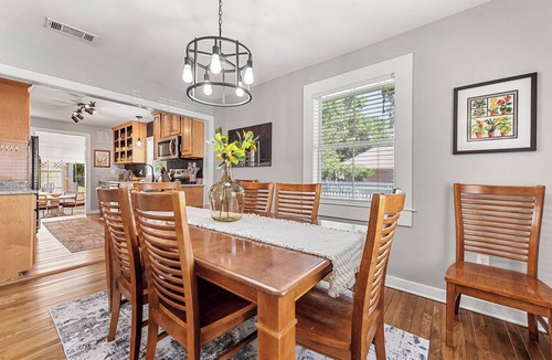 Biloxi House | The Lemonade Stand - the PERFECT location in Ocean Springs. Walk to downtown!