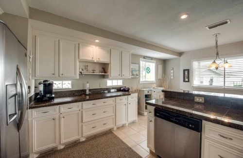 Pirates Beach House | The Life Saver is charming 3 bedroom house a block and half from the beach.