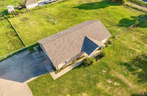 Waxahachie House | The Little Lyla House - Cute home in Waxahachie on acre + with EV charging