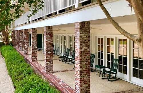 Wakefield Hotel | The Lodge at The Bluffs