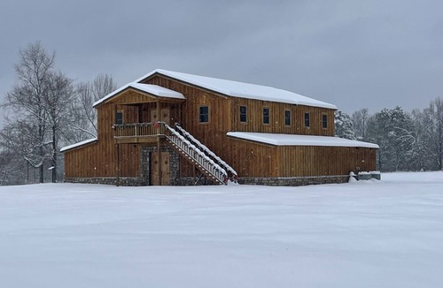Smithville House | The Loft at Mountain Laurel with amazing views of Blue Bouncer Mountain.