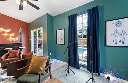 Wells Branch House | The Lone Star Oasis Pool, Karaoke, & Game Room