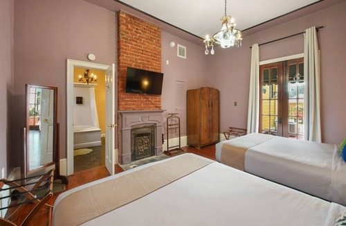 Treme Hotel | The Marsalis Deluxe Guest House