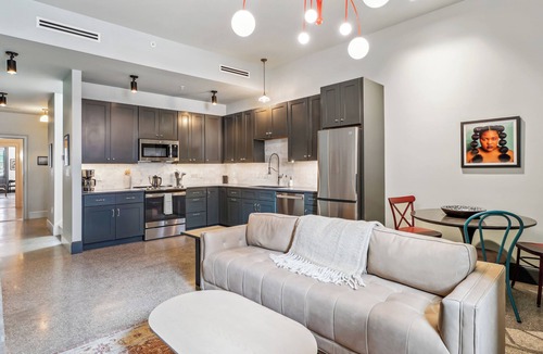 Central Business District Apartment | The Mary Beth Hotel & Gallery