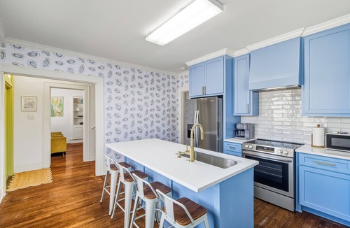 Monroe House | The Oyster Bed - Fleur De Lee Serene and Charming 3 Bedroom, 4 Bed, 2 Bath House