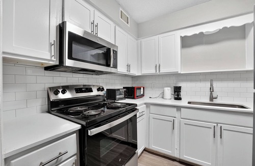 Lake Highlands Apartment | The Paxton | Modern 2BR Retreat
