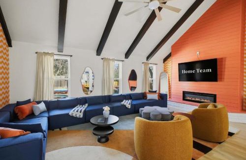 Vance Jackson House | The Pickleball Paradise - Pool - Hot Tub - Nerf Wall