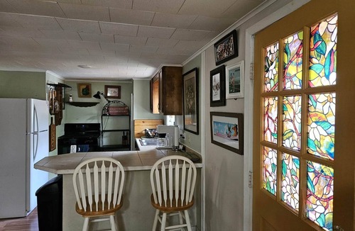 DeRidder House | The Piney Woods Cottage - steps from downtown