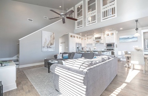 Crystal Beach House | The Queen - Crystal Beach Luxury Home Unobstructed View, Super Cute!