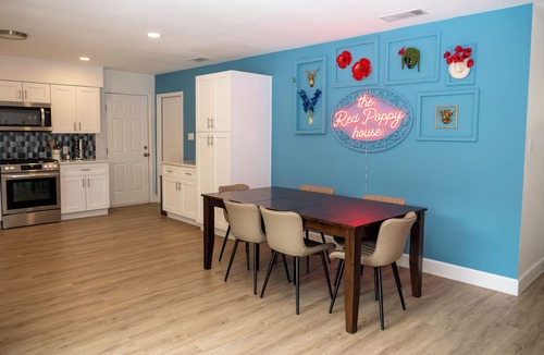 Georgetown House | The Red Poppy House