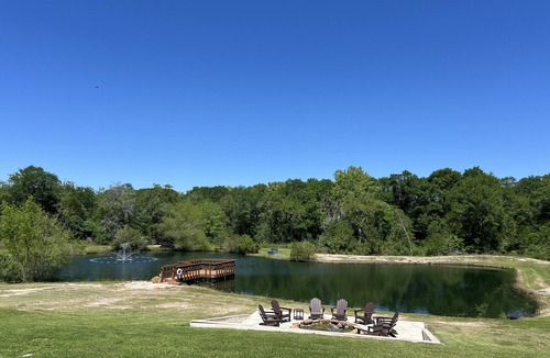 Hempstead House | The Retreat at Hempstead - Lodging & Events! Sleeps 28, Events up to 100 guests.