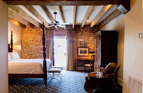 Natchez House | The River Walk Inn - Rooms 801-806