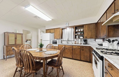 Broussard House | The Rose 1