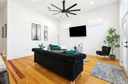 Holy Cross District House | The Royal Haus NOLA 3 Bed Beauty