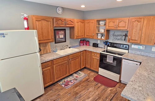 Wells Apartment | The Sequel - spacious 3 bed 2 bath apartment sleeps 6; Great for long-term stays