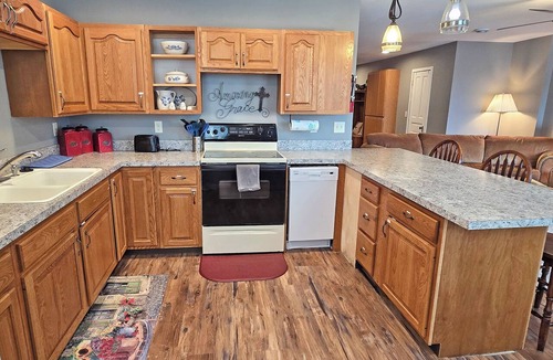 Wells Apartment | The Sequel - spacious 3 bed 2 bath apartment sleeps 6; Great for long-term stays