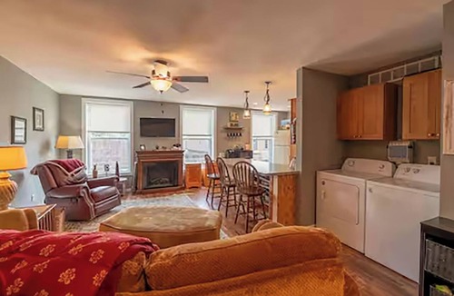 Wells Apartment | The Sequel - spacious 3 bed 2 bath apartment sleeps 6; Great for long-term stays