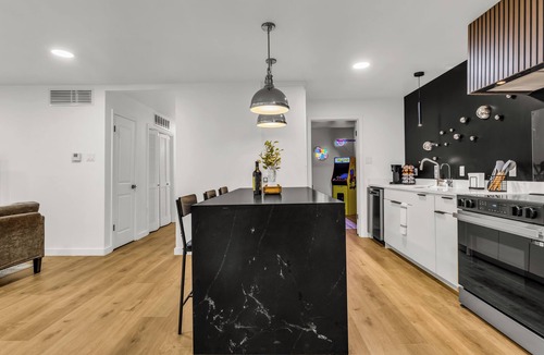Northwest Dallas House | The Spotted Spur w/10 Beds, Arcade & Fire Pit