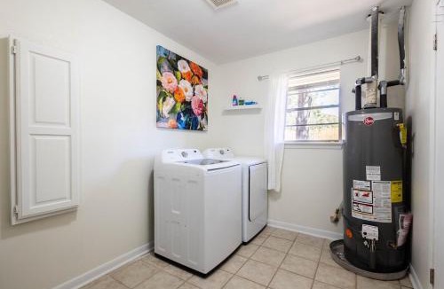 Shreveport House | The Triple Play Getaway 3BR Game Room Sleeps 10