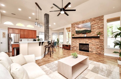 College Park House | The Woodlands Escape with Heated Pool and Game Room