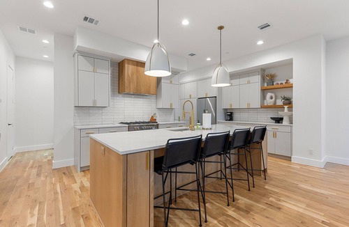 Oak Lawn House | The Yellow Rose