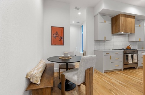 Oak Lawn House | The Yellow Rose