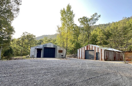 Mena Cabin | TheBarnhouse: Secluded Ride2Trails PetFriendly GameRoom MountainRetreat FirePit