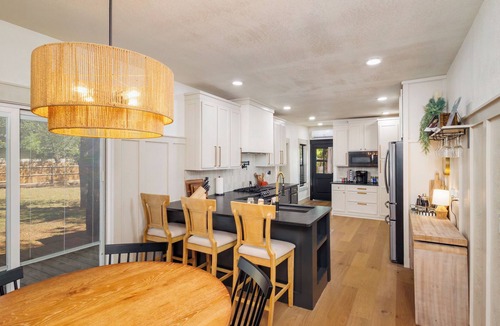 Brownwood House | This house is a 4 bedroom(s), 2.5 bathrooms, located in Brownwood, TX.