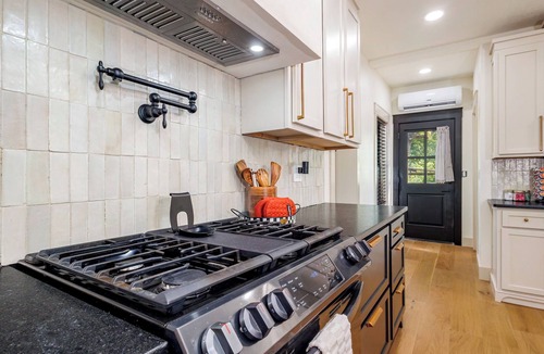 Brownwood House | This house is a 4 bedroom(s), 2.5 bathrooms, located in Brownwood, TX.