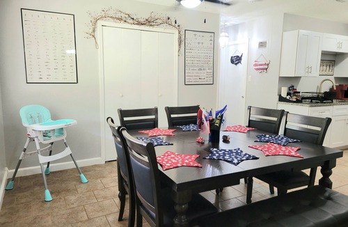 Southside House | This is a cozy Military/USA themed home by Lackland AFB . 4 Bedroom, 1 Bath.