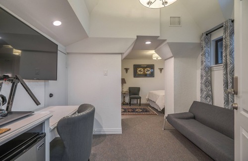 South Central Houston House | This property is featured in the book "111 Places in Houston You Must Not Miss"