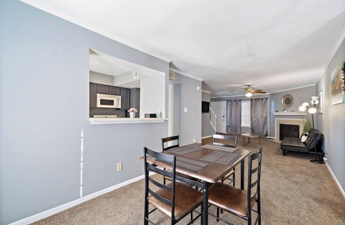 Greater Fondren Southwest House | This spacious townhouse is situated in a quiet gated community close to the Texas Medical Center and Downtown Houston. Its convenient location and modern amenities make it an excellent choice for families, business travelers, singles, and couples.