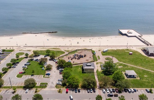 Buckroe Beach Apartment | Three blocks from the beach