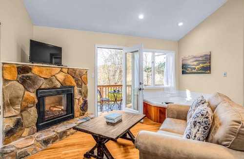 Montebello House | Three Ridges