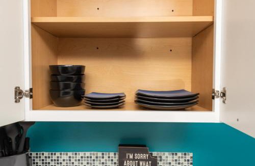 Neartown Apartment | Tiffany Hip Montrose Apt Near MedCenter UH & NRG