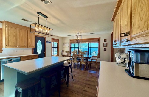 Negreet House | Toledo Bend Waterfront Retreat Private Dock, Sunset Bar, Sleeps 12