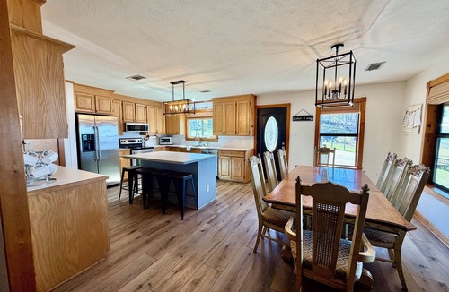 Negreet House | Toledo Bend Waterfront Retreat Private Dock, Sunset Bar, Sleeps 12