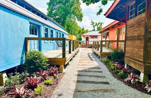 Grand Coteau Hotel | Train Wreck Inn - Boutique Train Car Stays - Self Check In