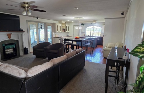 Lissie House | Tranquil 3-bedroom house perfect for relaxing stays in Beasley