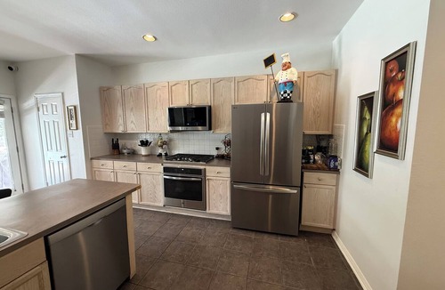 Scofield Farms House | Tranquil 4-Bedroom - Private Pool & Greenbelt Views – Comfortable Family Escape