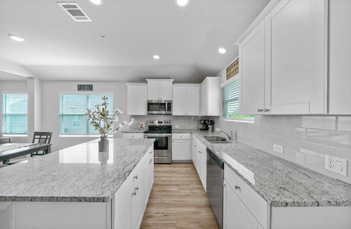 Southside House | Tranquil 4BR Residence｜Pet-Friendly｜Ideal for Families｜Backyard Bliss #41225
