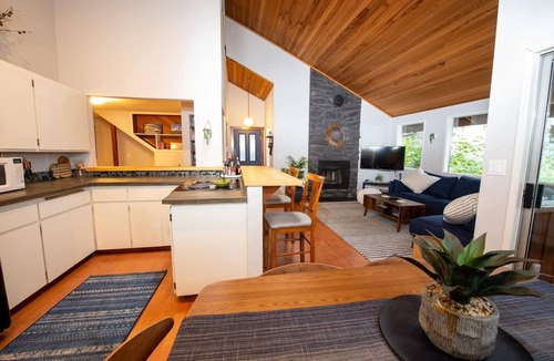 South Hills House | Tranquil Forested Cabin with Sauna, Home Gym, & AC