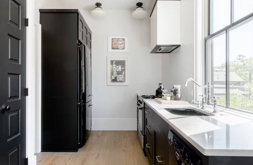Central East Austin Apartment | Tree canopy apartment in an Historic district