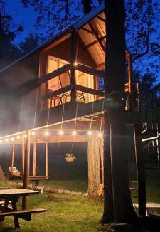 Eureka Springs House | Tree House Glamping Destination near the Ozarks, with River Access for Swimming and Fishing